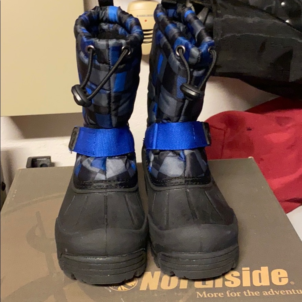 Boys snow boots